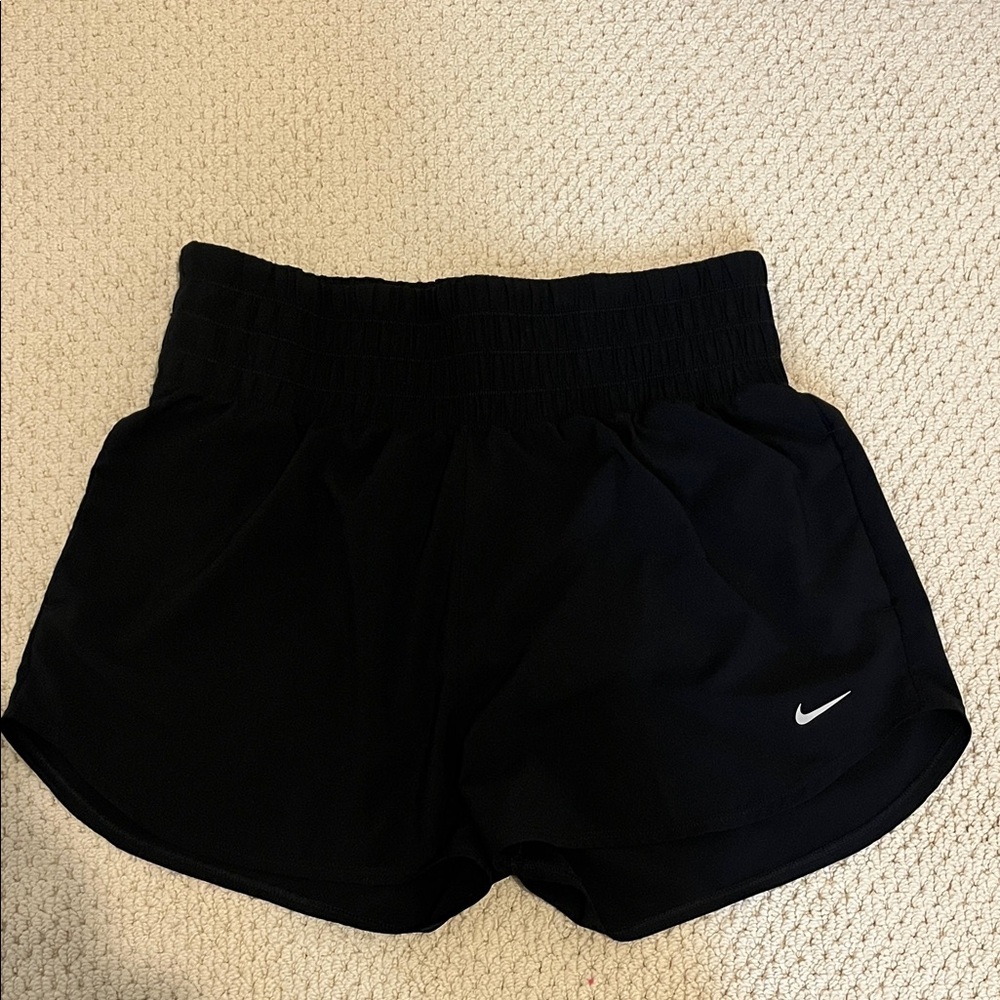 Nike One Women's Dri-FIT Ultra High-Waisted 3" Brief-Lined Shorts